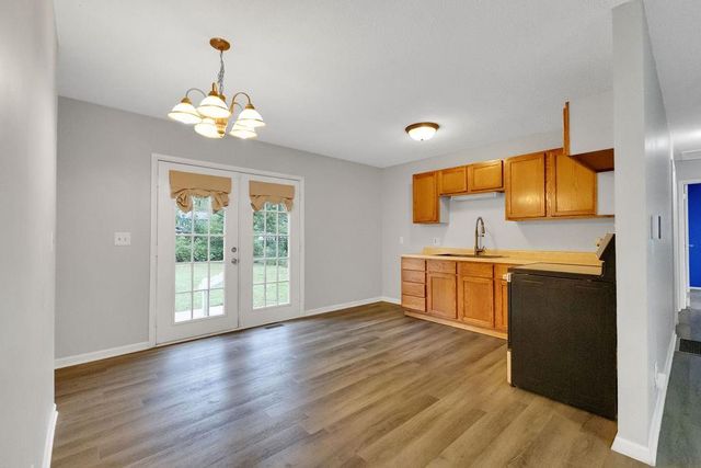 5401 Cranberry Hill Circle, St Joseph, MO 64503