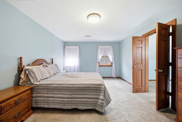 2 Christopher Cir, Wilbraham, MA 01095