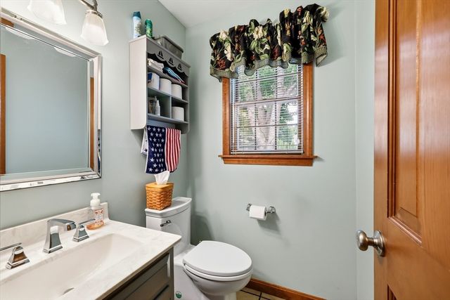 2 Christopher Cir, Wilbraham, MA 01095