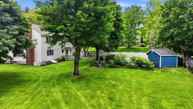 2 Christopher Cir, Wilbraham, MA 01095