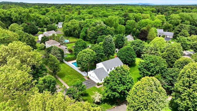 2 Christopher Cir, Wilbraham, MA 01095