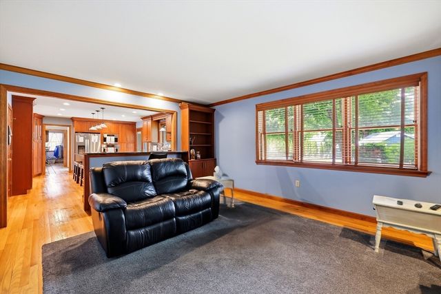 2 Christopher Cir, Wilbraham, MA 01095