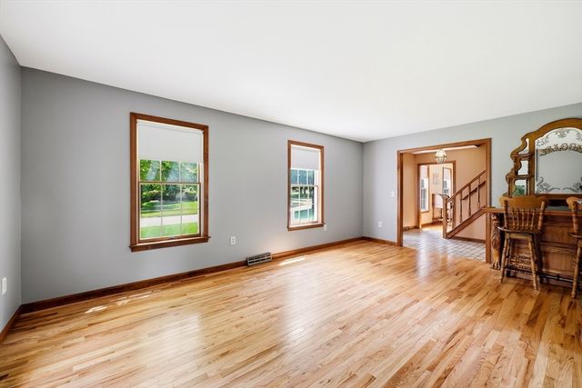 2 Christopher Cir, Wilbraham, MA 01095