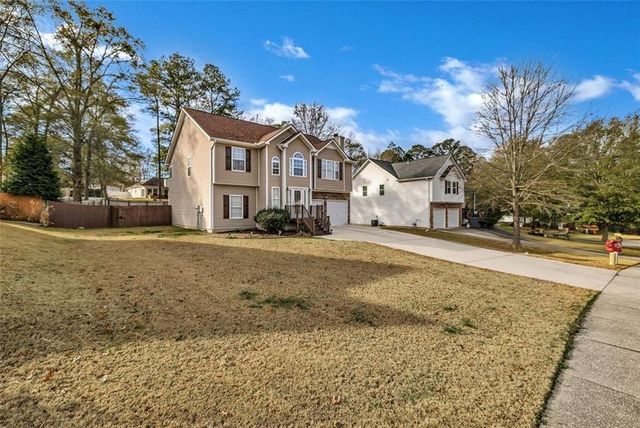 8448 Brook Lake Lane, Douglasville, GA 30134
