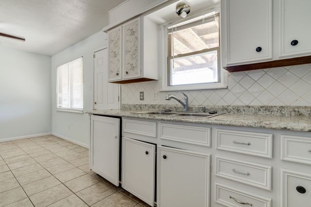 5417 49th Street, Lubbock, TX 79414