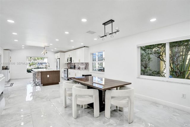 5380 NW 117th Ave, Coral Springs, FL 33076