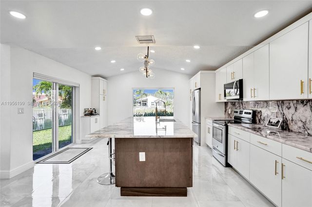 5380 NW 117th Ave, Coral Springs, FL 33076