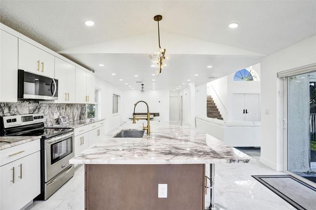 5380 NW 117th Ave, Coral Springs, FL 33076