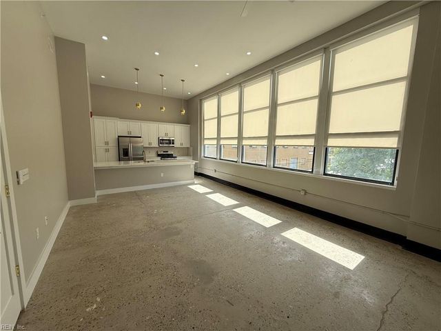 332 34th St Apt 204, Newport News, VA 23607