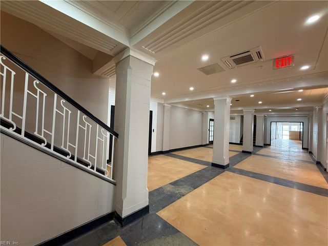 332 34th St Apt 204, Newport News, VA 23607