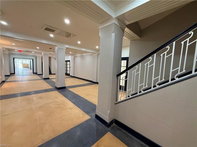 332 34th St Apt 204, Newport News, VA 23607
