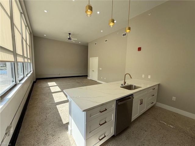 332 34th St Apt 204, Newport News, VA 23607