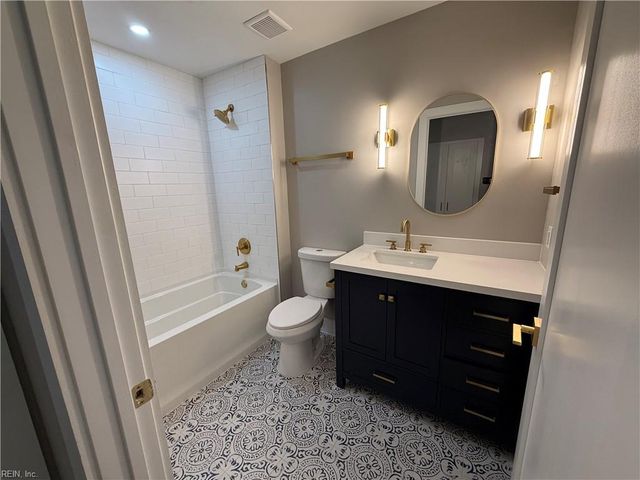 332 34th St Apt 204, Newport News, VA 23607