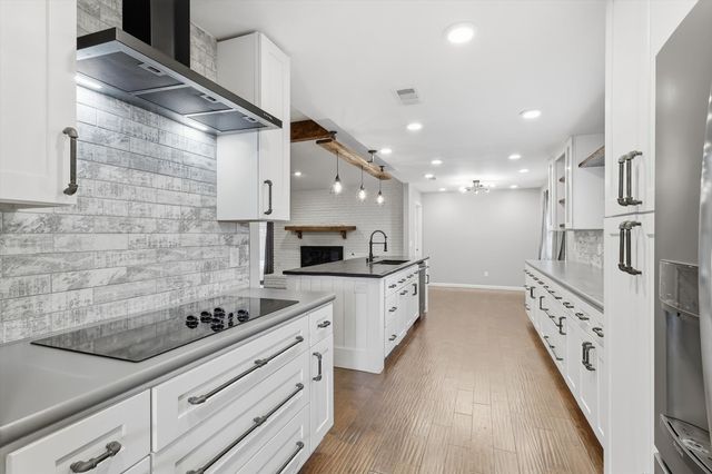 726 Laramie Drive, Lewisville, TX 75077