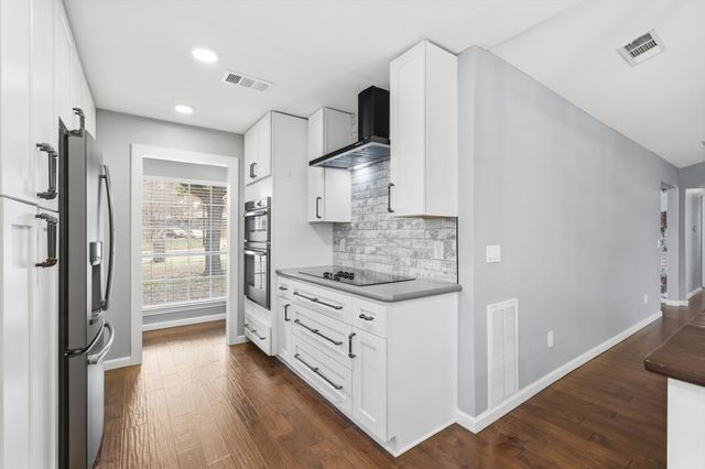 726 Laramie Drive, Lewisville, TX 75077