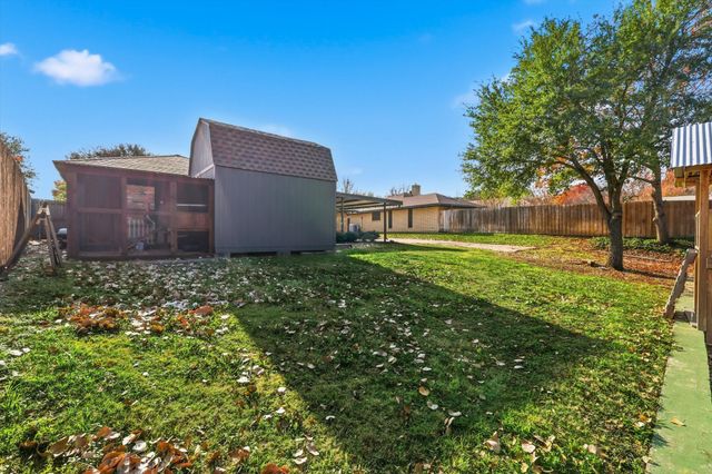 726 Laramie Drive, Lewisville, TX 75077