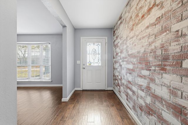 726 Laramie Drive, Lewisville, TX 75077