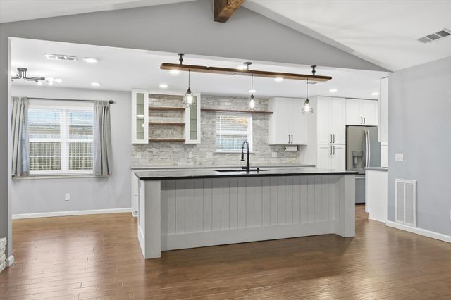 726 Laramie Drive, Lewisville, TX 75077