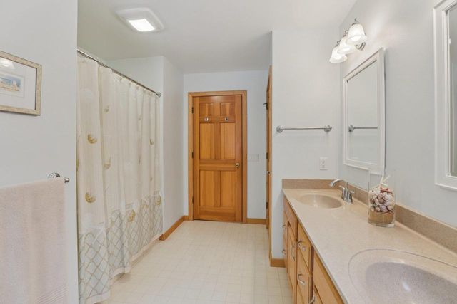 4494 Oak Valley Road, Cross Plains, WI 53528