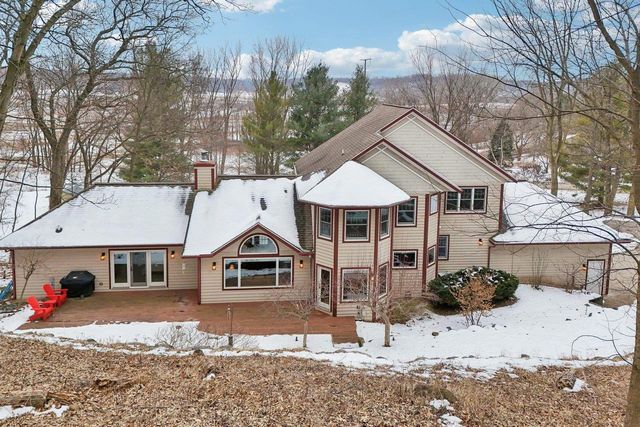 4494 Oak Valley Road, Cross Plains, WI 53528