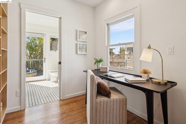 915 63Rd St, Oakland, CA 94608