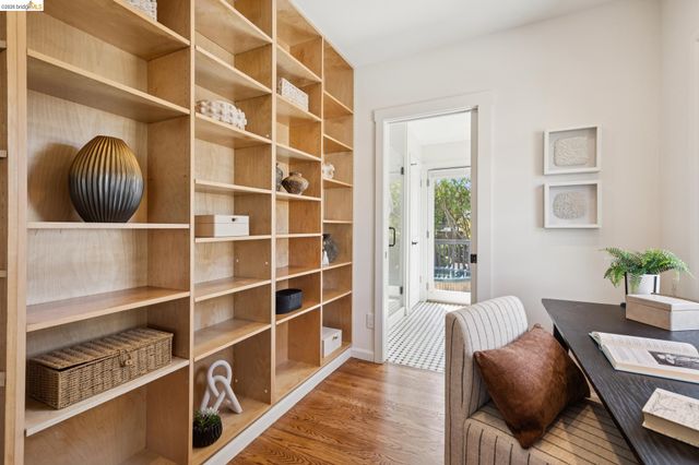 915 63Rd St, Oakland, CA 94608
