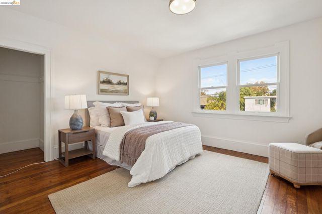 915 63Rd St, Oakland, CA 94608