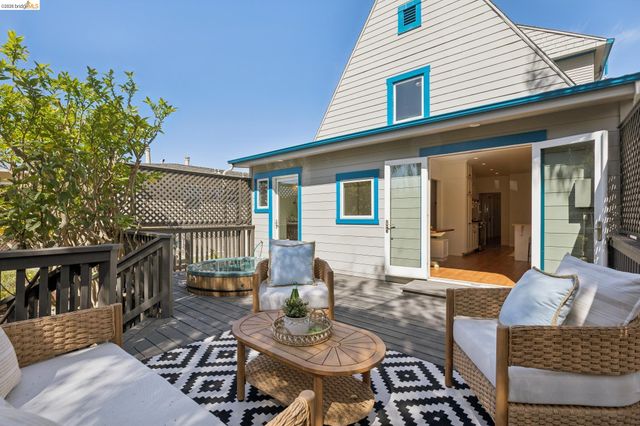 915 63Rd St, Oakland, CA 94608
