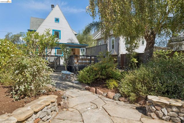 915 63Rd St, Oakland, CA 94608