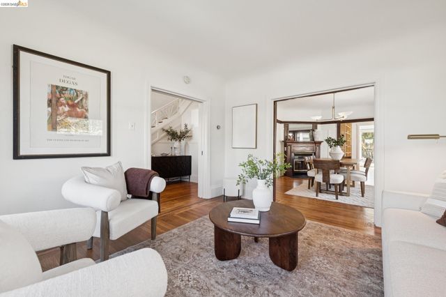 915 63Rd St, Oakland, CA 94608