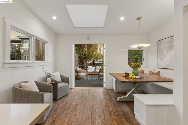 915 63Rd St, Oakland, CA 94608