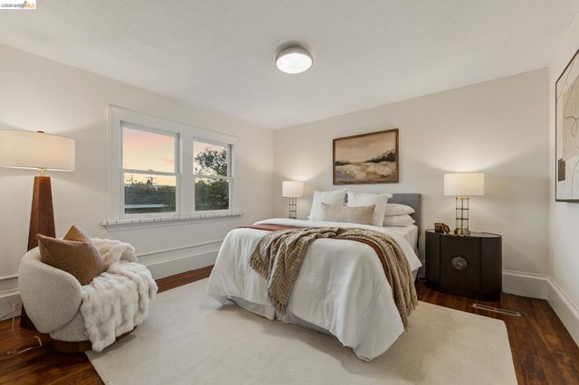 915 63Rd St, Oakland, CA 94608