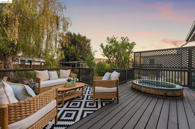 915 63Rd St, Oakland, CA 94608