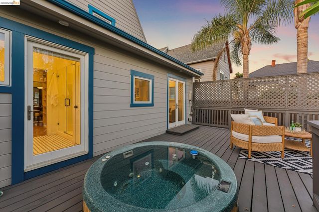 915 63Rd St, Oakland, CA 94608