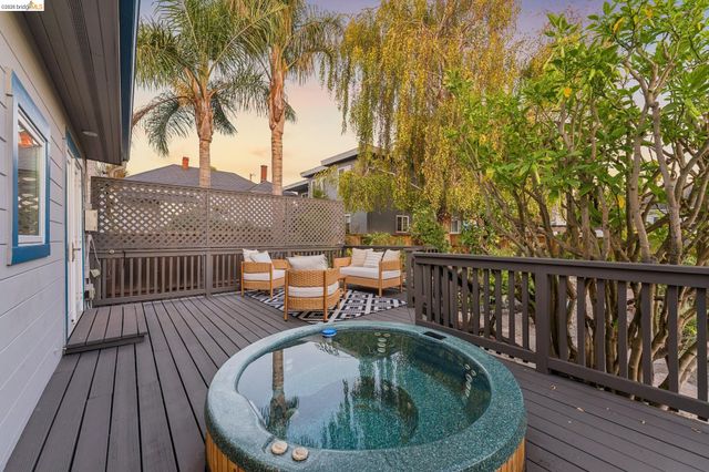 915 63Rd St, Oakland, CA 94608