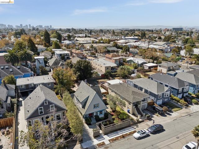 915 63Rd St, Oakland, CA 94608