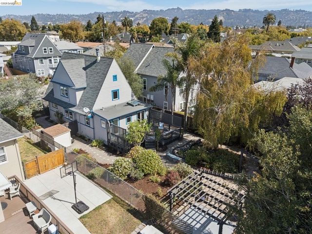 915 63Rd St, Oakland, CA 94608