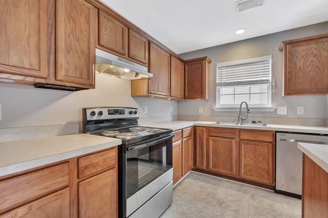 630 Big Hurricane Dr, La Vergne, TN 37086