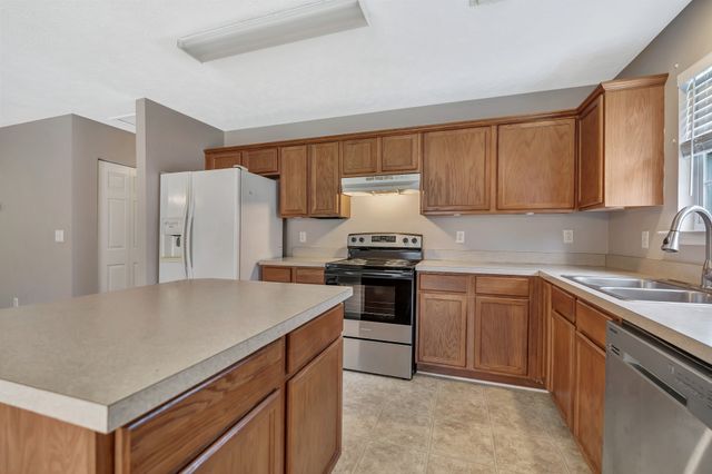 630 Big Hurricane Dr, La Vergne, TN 37086