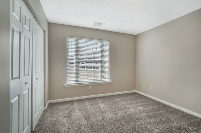 630 Big Hurricane Dr, La Vergne, TN 37086