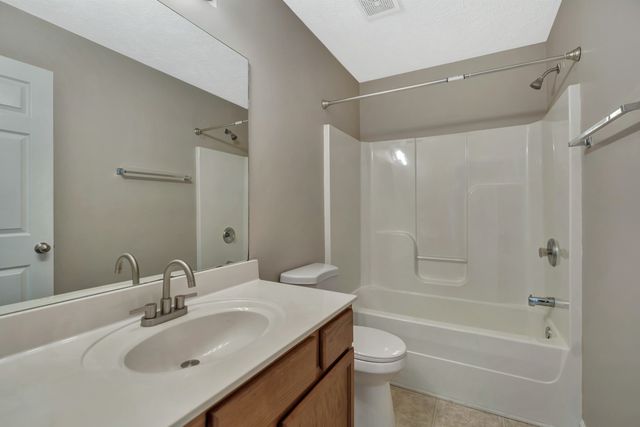 630 Big Hurricane Dr, La Vergne, TN 37086