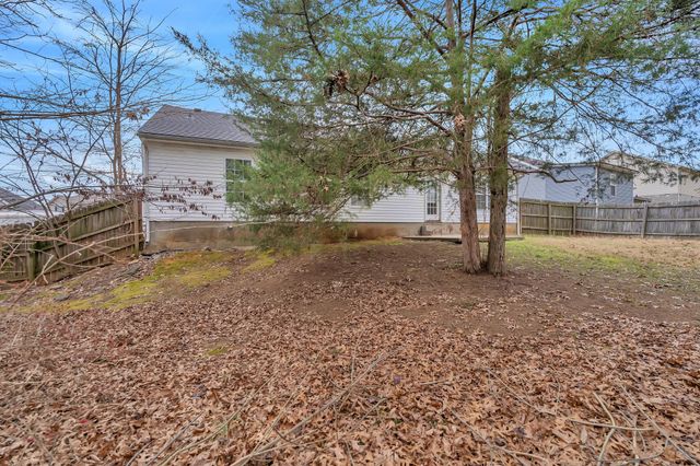 630 Big Hurricane Dr, La Vergne, TN 37086