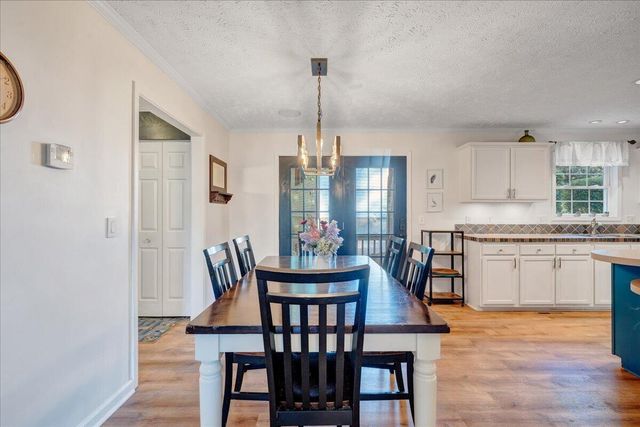 1211 Pats DR, Moneta, VA 24121