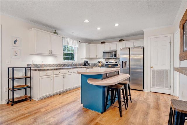 1211 Pats DR, Moneta, VA 24121