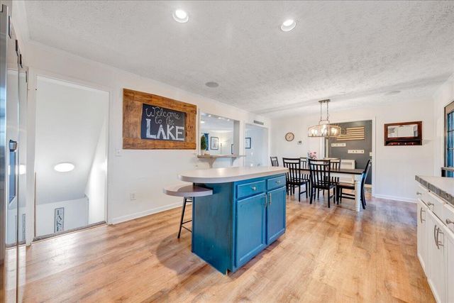 1211 Pats DR, Moneta, VA 24121