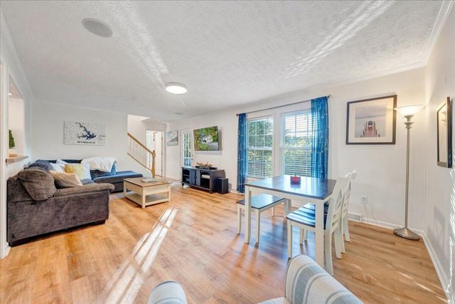 1211 Pats DR, Moneta, VA 24121