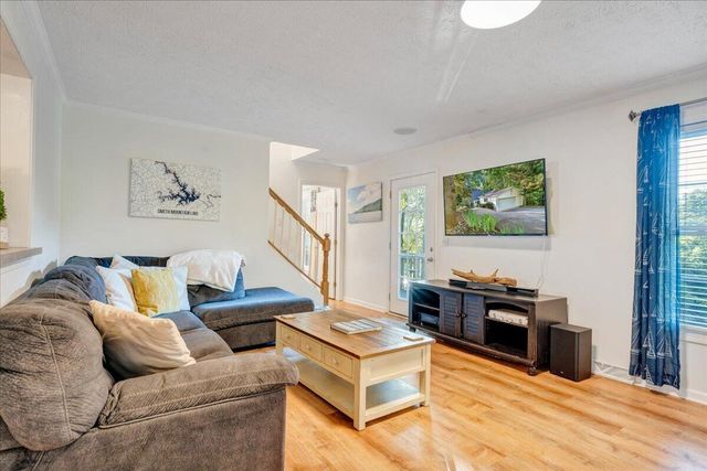 1211 Pats DR, Moneta, VA 24121