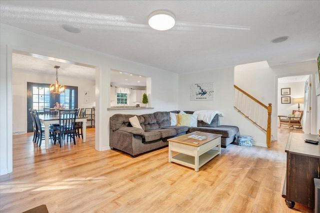 1211 Pats DR, Moneta, VA 24121