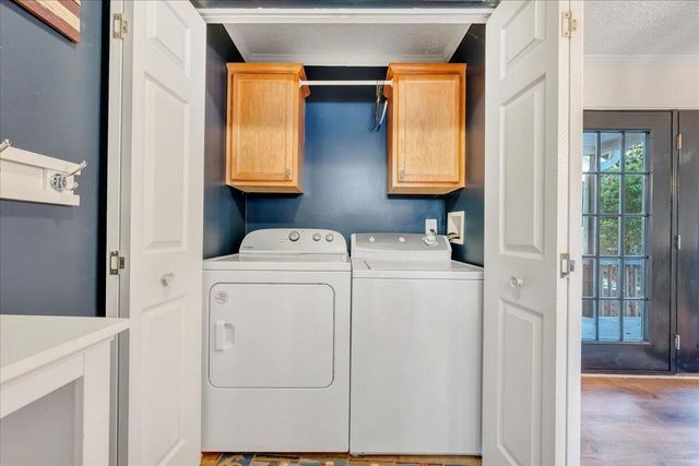 1211 Pats DR, Moneta, VA 24121