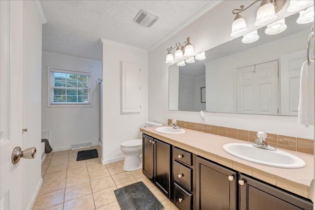 1211 Pats DR, Moneta, VA 24121